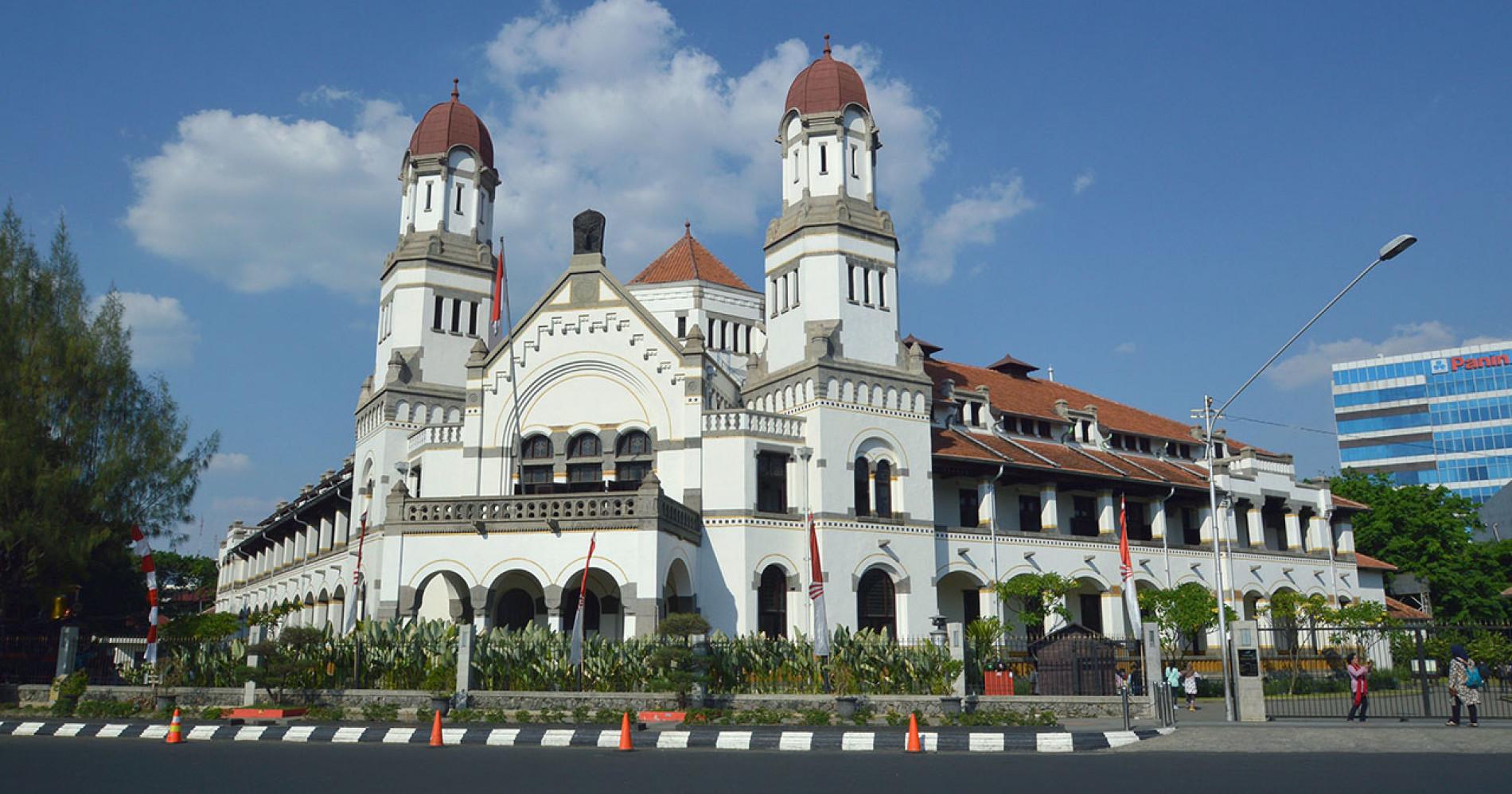Sewa Bus Pariwisata Lampung ke Semarang