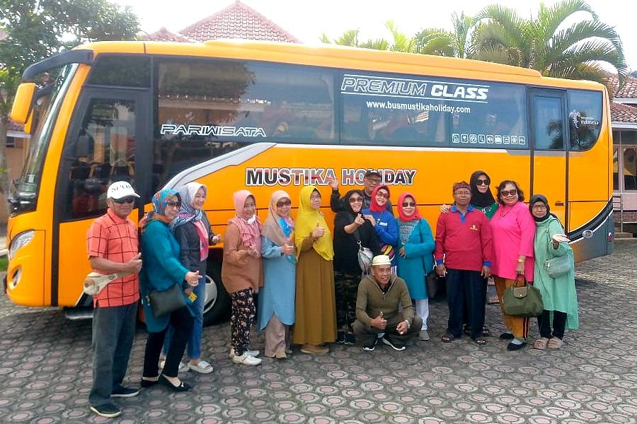 Harga Sewa Bus Pariwisata Bandar Lampung SKYBUS 9