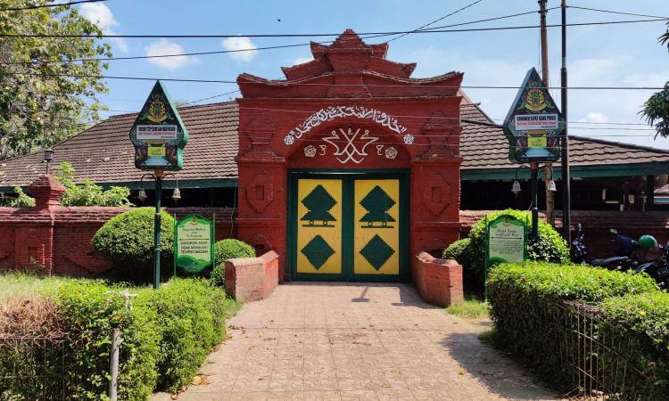 Sewa Bus Pariwisata Lampung ke Cirebon
