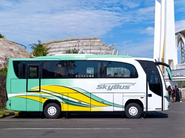 Sewa Bus Pariwisata Bandar Lampung SKYBUS wisata