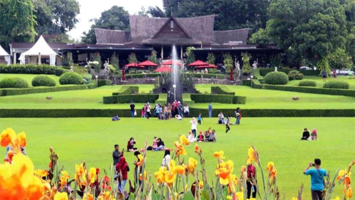 Sewa Bus Pariwisata Lampung ke Bogor