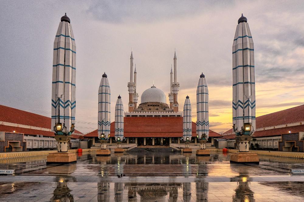 Sewa Bus Pariwisata Lampung ke Semarang